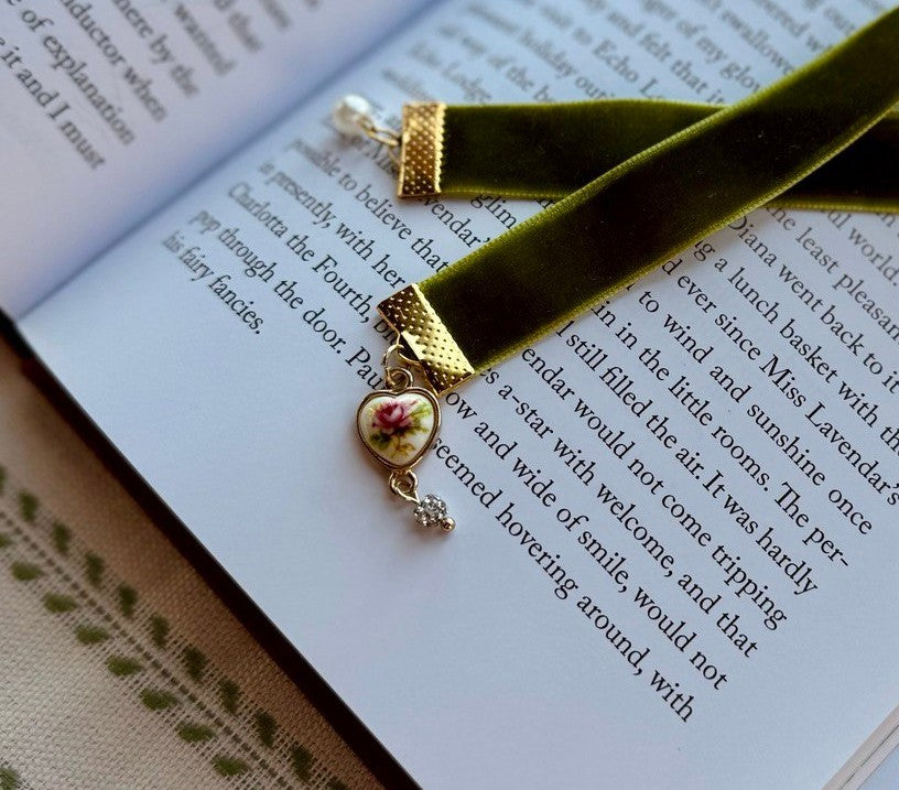 Rose-Heart Green Velvet Bookmark